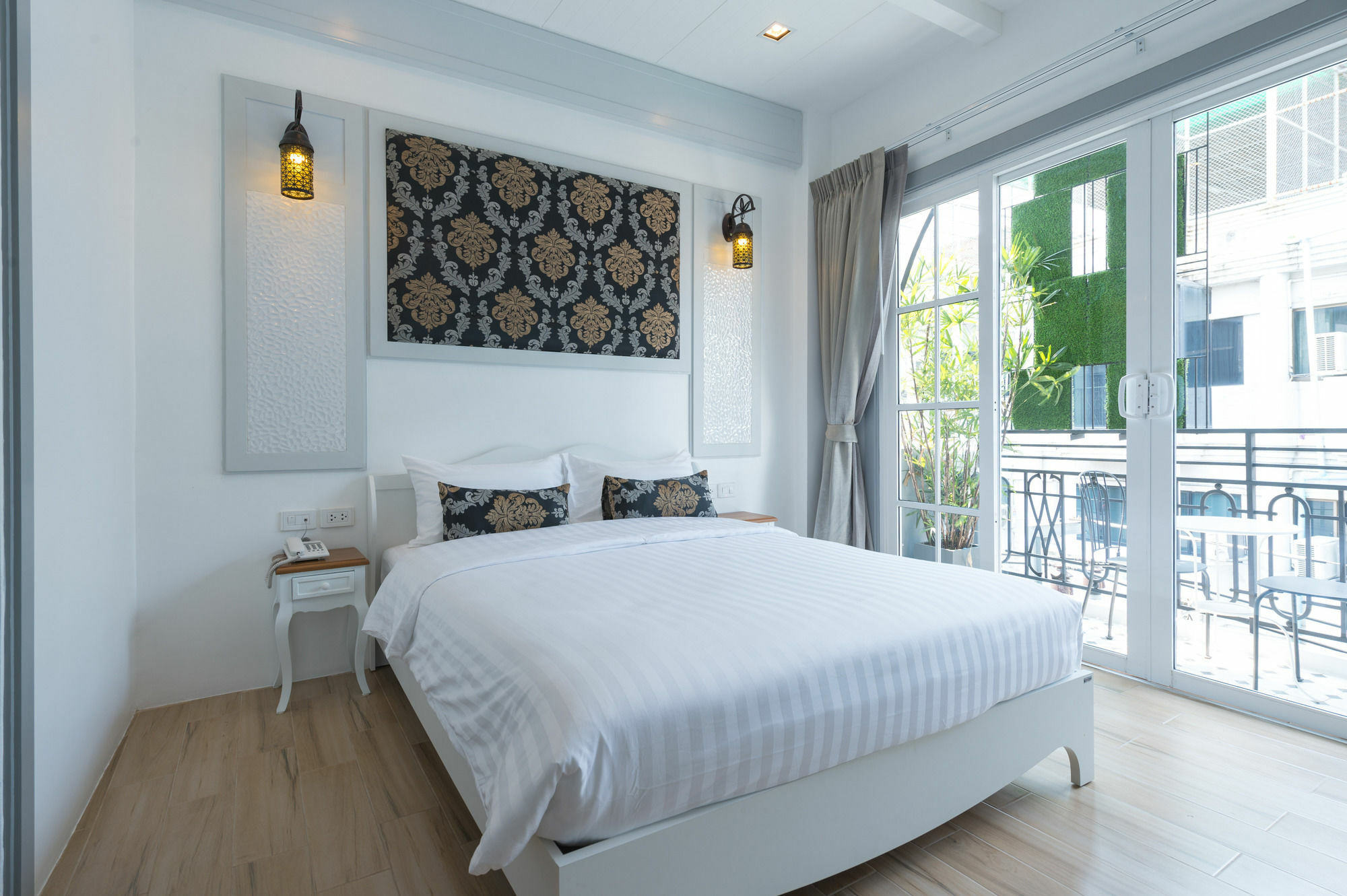 White Ivory Bed And Breakfast Bangkok Esterno foto